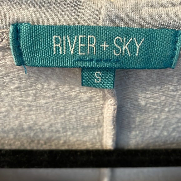 River + Sky Top - Picture 3 of 5